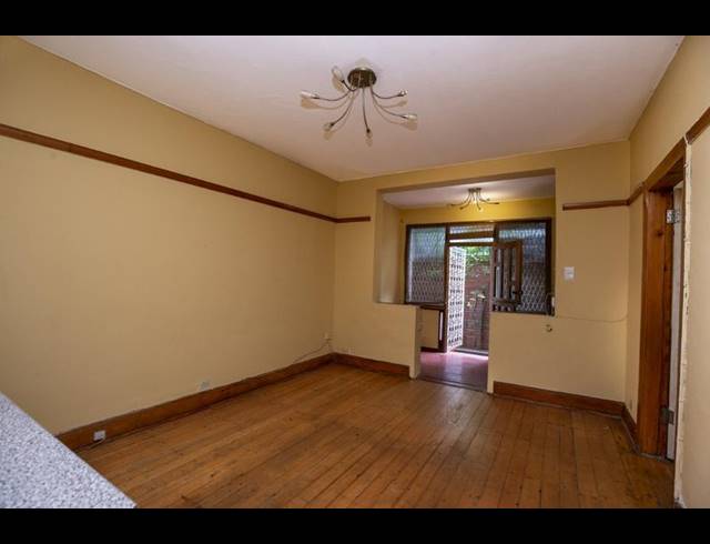 1 BEDROOM APARTMENT FOR SALE IN ESSENWOOD